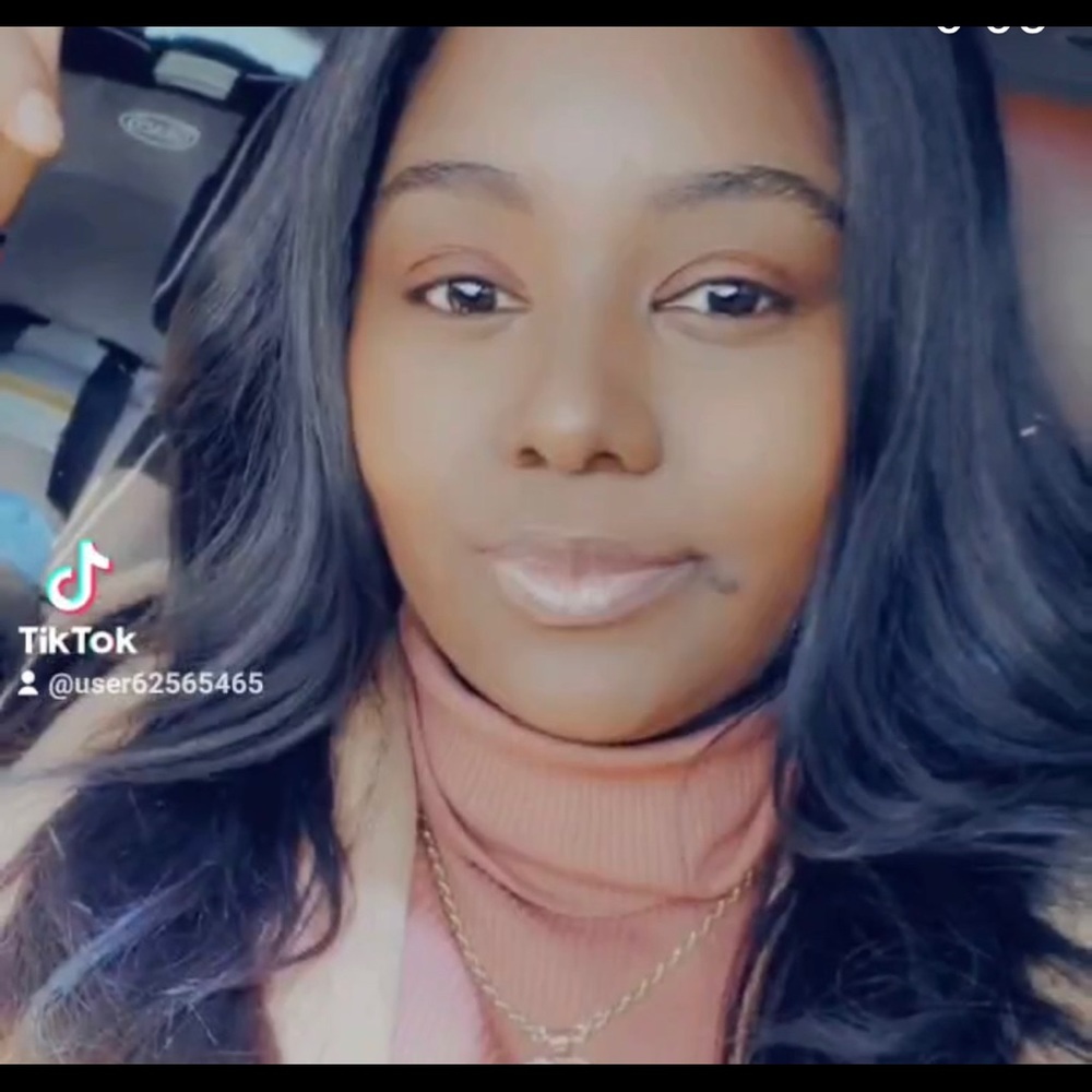 Meet your Posher, Jasmine